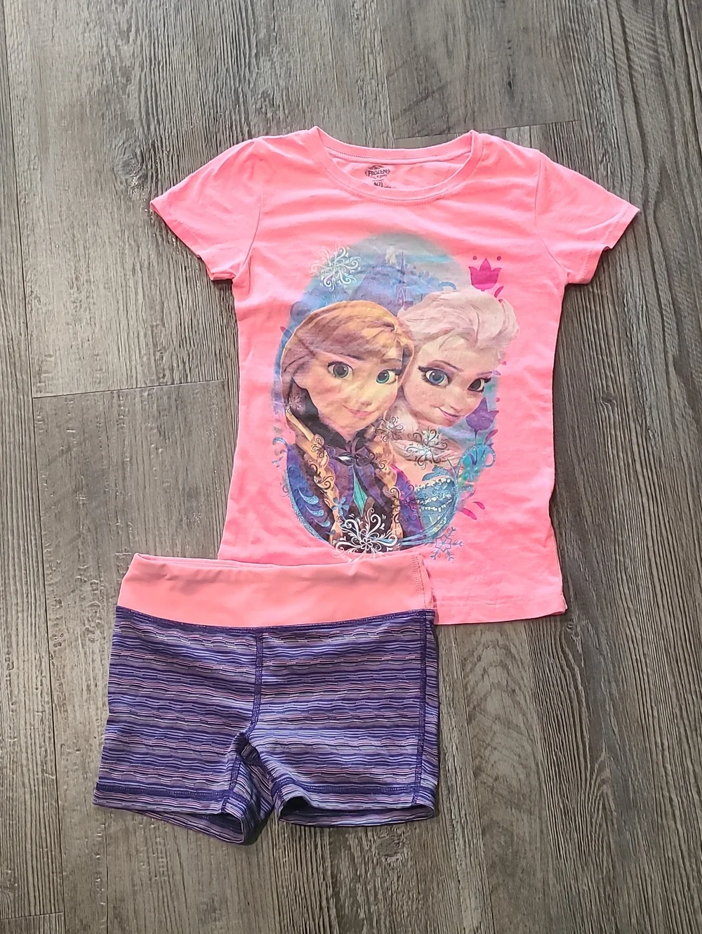 Disney Frozen Graphic Tee & Purple Striped Shorts Set Size Small 6/7